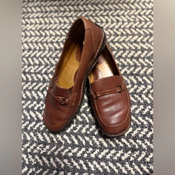 BORN Leather Slip On Loafer in Chestnut Brown Size 9.5 - Picture 1 of 8